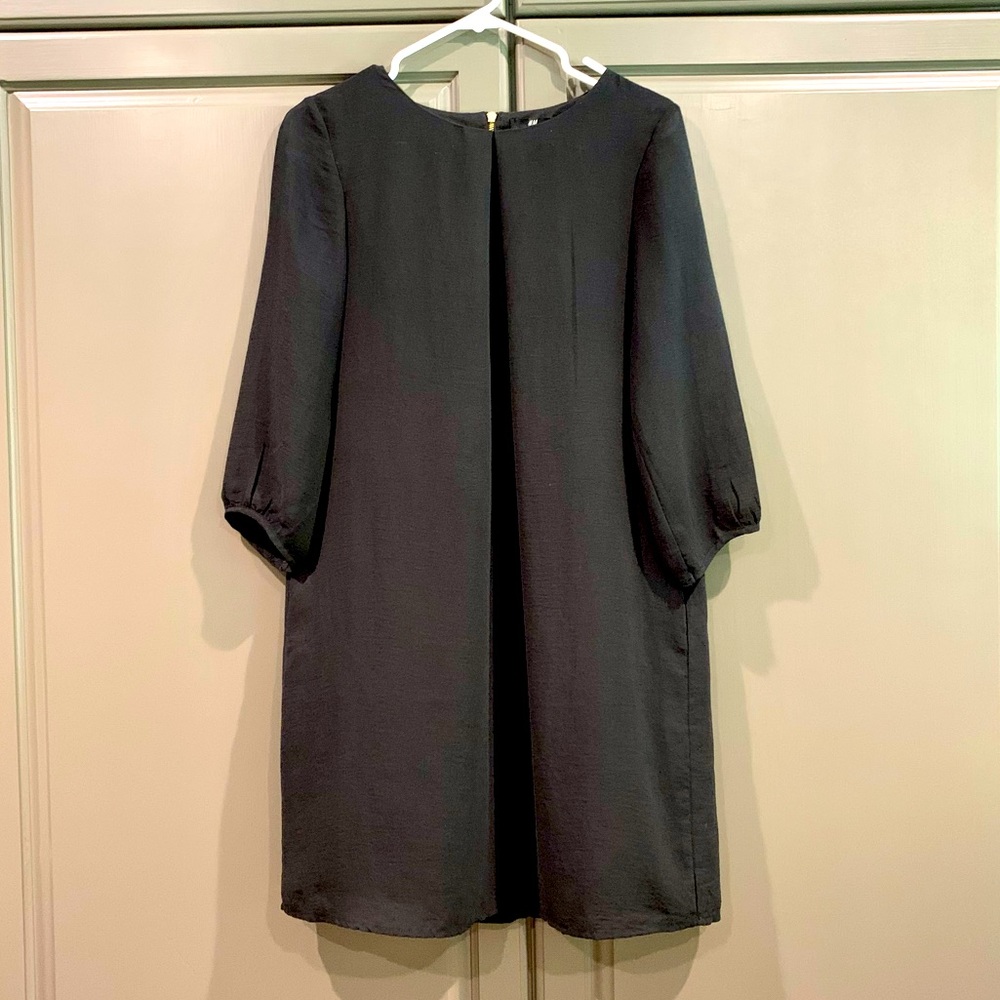 H&M black cropped sleeve dress - size 6.